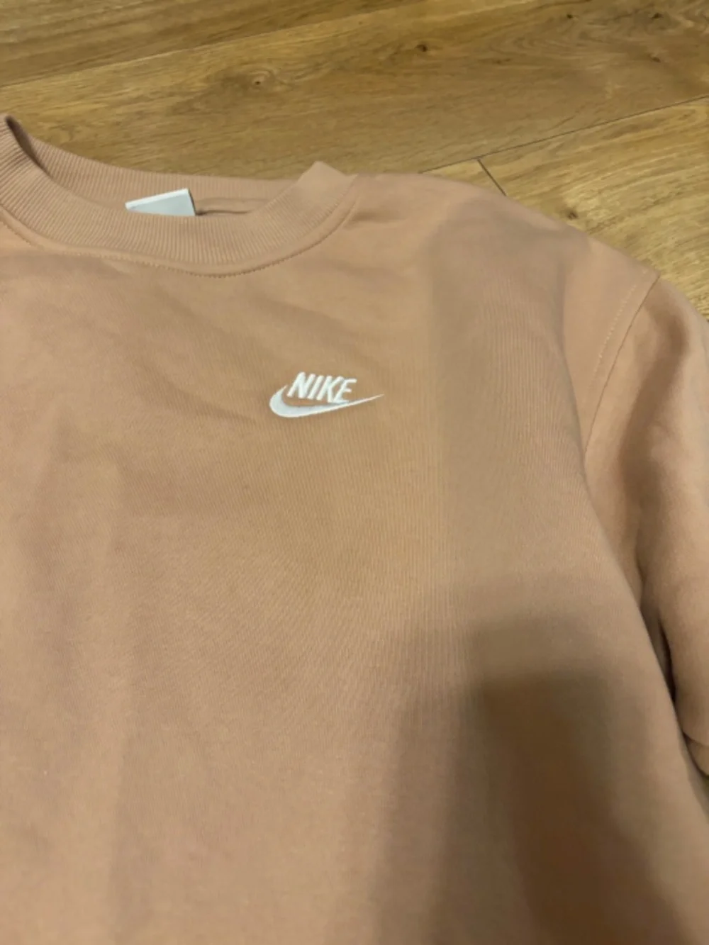 Nike Crew Neck Tan kids size XL NWT